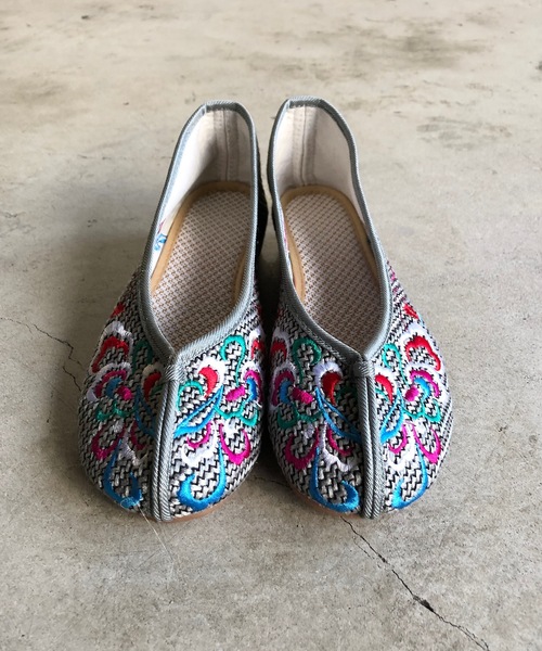 SPRUCE（スプルース）の「EM:刺繍 カンフーシューズ（バレエシューズ・レディース・ベージュ/グレー/レッド・39/38/36/37）」の10枚目の写真