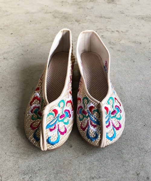 SPRUCE（スプルース）の「EM:刺繍 カンフーシューズ（バレエシューズ・レディース・ベージュ/グレー/レッド・39/38/36/37）」の13枚目の写真