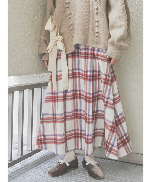 merry jenny（メリージェニー）の「【セットアップ】チェックタックマキシスカート（スカート・レディース・レッド/グリーン・FREE）」の2枚目の写真