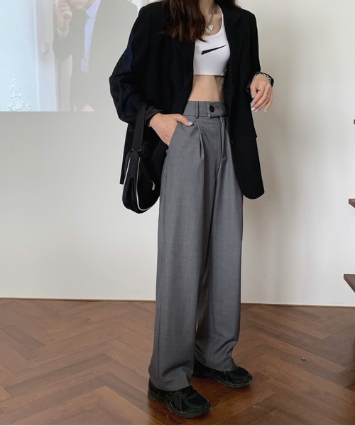 by muni:r（バイ ムニール）の「ロングなシルエットのピンタックスラックス（スラックス・レディース・ブラック/グレー/ベージュ/レッド/ブルー/オレンジ/ネイビー/ライトピンク・SMALL/MEDIUM）」の11枚目の写真