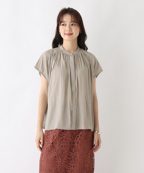 AG by aquagirl(エージーバイアクアガール)の「◆パウダーサテンギャザーブラウス【WEB限定サイズ】(シャツ/ブラウス・レディース・チャコールグレー/アイボリー/ボルドー/ライトベージュ・40/38/36)」の6枚目の写真