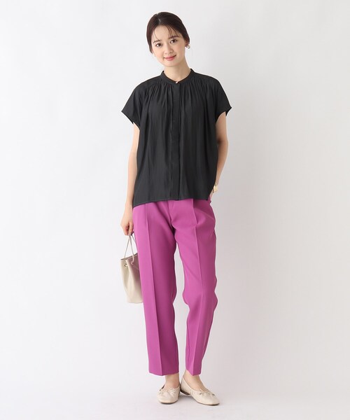 AG by aquagirl(エージーバイアクアガール)の「◆パウダーサテンギャザーブラウス【WEB限定サイズ】(シャツ/ブラウス・レディース・チャコールグレー/アイボリー/ボルドー/ライトベージュ・40/38/36)」の15枚目の写真