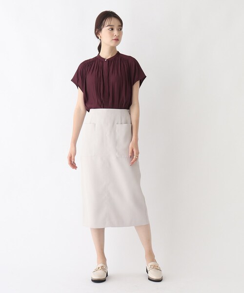 AG by aquagirl(エージーバイアクアガール)の「◆パウダーサテンギャザーブラウス【WEB限定サイズ】(シャツ/ブラウス・レディース・チャコールグレー/アイボリー/ボルドー/ライトベージュ・40/38/36)」の17枚目の写真