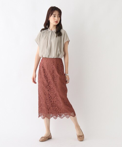 AG by aquagirl(エージーバイアクアガール)の「◆パウダーサテンギャザーブラウス【WEB限定サイズ】(シャツ/ブラウス・レディース・チャコールグレー/アイボリー/ボルドー/ライトベージュ・40/38/36)」の13枚目の写真