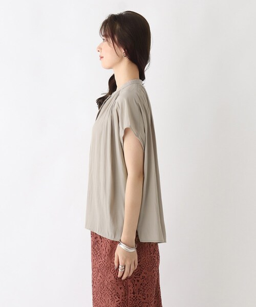 AG by aquagirl(エージーバイアクアガール)の「◆パウダーサテンギャザーブラウス【WEB限定サイズ】(シャツ/ブラウス・レディース・チャコールグレー/アイボリー/ボルドー/ライトベージュ・40/38/36)」の5枚目の写真