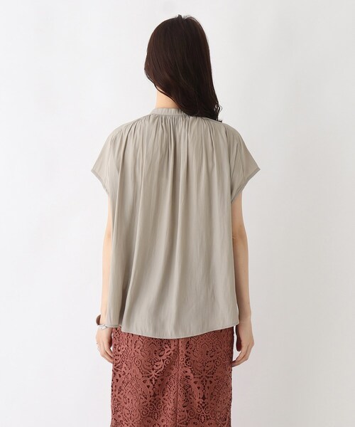 AG by aquagirl(エージーバイアクアガール)の「◆パウダーサテンギャザーブラウス【WEB限定サイズ】(シャツ/ブラウス・レディース・チャコールグレー/アイボリー/ボルドー/ライトベージュ・40/38/36)」の12枚目の写真