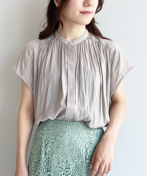 AG by aquagirl(エージーバイアクアガール)の「◆パウダーサテンギャザーブラウス【WEB限定サイズ】(シャツ/ブラウス・レディース・チャコールグレー/アイボリー/ボルドー/ライトベージュ・40/38/36)」の3枚目の写真