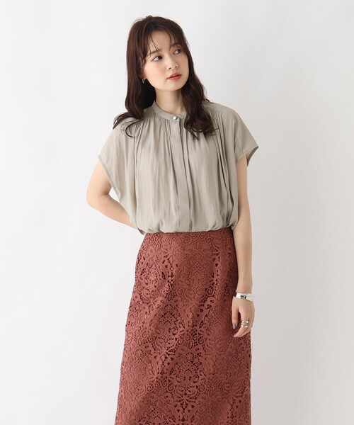 AG by aquagirl(エージーバイアクアガール)の「◆パウダーサテンギャザーブラウス【WEB限定サイズ】(シャツ/ブラウス・レディース・チャコールグレー/アイボリー/ボルドー/ライトベージュ・40/38/36)」の19枚目の写真