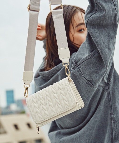 N.（N. Natural Beauty Basic）（エヌエヌナチュラルビューティーベーシック）の「◆ワイドベルトキルティングミニショルダーバッグ（ショルダーバッグ・レディース・ブラック/ナチュラル/ライトグリーン・ﾌﾘ-）」の3枚目の写真