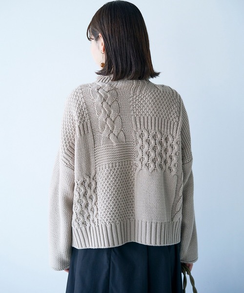 haco!(ハコ)の「パッと着てキュン!あれもこれもかわいい柄をいろいろ組み合わせたとびきりかわいいケーブルニット(ニット/セーター・レディース・ブラウン/ベージュ/ブルー・X-LARGE/SMALL/LARGE/MEDIUM)」の12枚目の写真