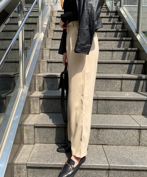 JUNOAH（ジュノア）の「フロントタックハイウエストストレートパンツ（その他パンツ・レディース・ブラック/ベージュ/モカ・X-LARGE/LARGE/MEDIUM）」の5枚目の写真