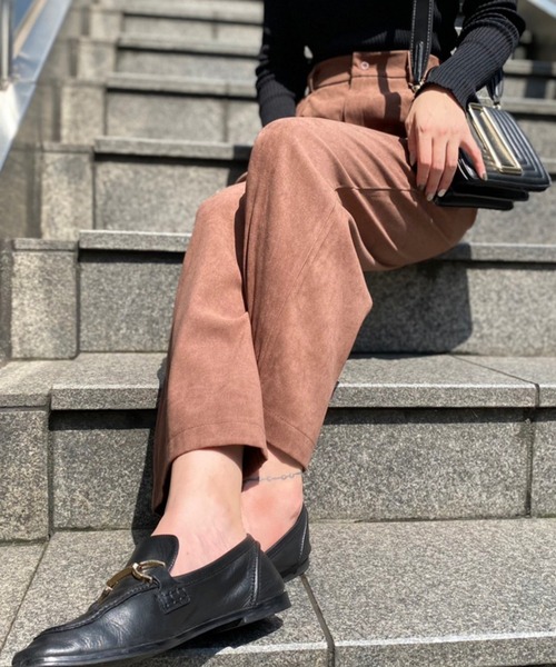 JUNOAH（ジュノア）の「フロントタックハイウエストストレートパンツ（その他パンツ・レディース・ブラック/ベージュ/モカ・X-LARGE/LARGE/MEDIUM）」の8枚目の写真