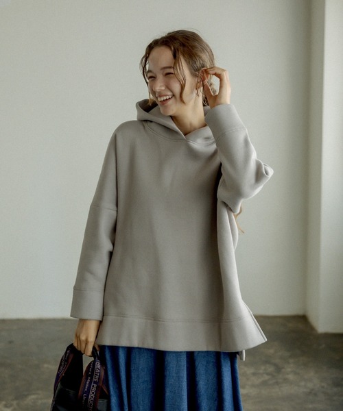 PUAL CE CIN（ピュアルセシン）の「【WEB限定】裏起毛裾スリットパーカープルオーバー（パーカー・レディース・グレイッシュベージュ/ブラック/ブラウン/モカ/オフホワイト/キャメル・FREE）」の5枚目の写真