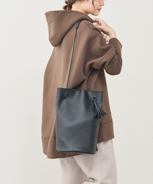 PUAL CE CIN（ピュアルセシン）の「【WEB限定】裏起毛裾スリットパーカープルオーバー（パーカー・レディース・グレイッシュベージュ/ブラック/ブラウン/モカ/オフホワイト/キャメル・FREE）」の11枚目の写真