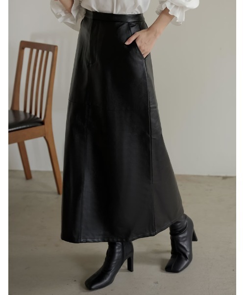 Re:EDIT（リエディ）の「エコレザーロングスカート（スカート・レディース・ブラック/ブラウン/アイボリー/カーキ・SHORT/MEDIUM/TALL/LARGE）」の3枚目の写真