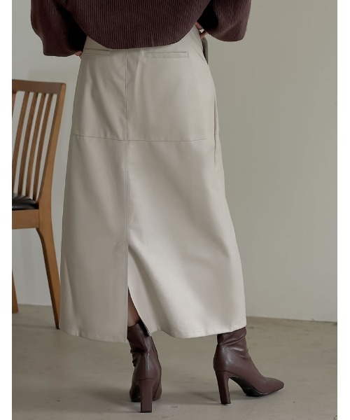 Re:EDIT（リエディ）の「エコレザーロングスカート（スカート・レディース・ブラック/ブラウン/アイボリー/カーキ・SHORT/MEDIUM/TALL/LARGE）」の5枚目の写真