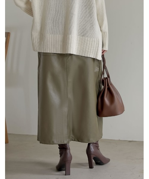 Re:EDIT（リエディ）の「エコレザーロングスカート（スカート・レディース・ブラック/ブラウン/アイボリー/カーキ・SHORT/MEDIUM/TALL/LARGE）」の6枚目の写真