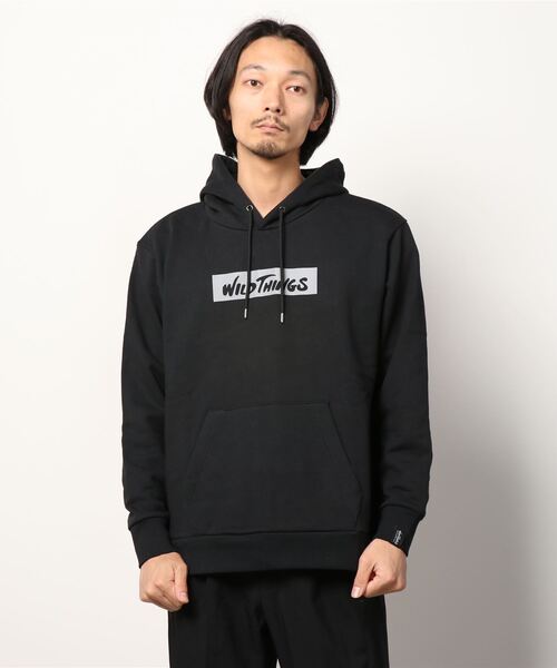 WILD THINGS(ワイルドシングス)の「【WILD THINGS/ワイルドシングス】ボックスロゴ プリントプルパーカー/LOGO SWEAT PARKA(パーカー・メンズ・ブラック/グレー・M/XL/L)」の4枚目の写真