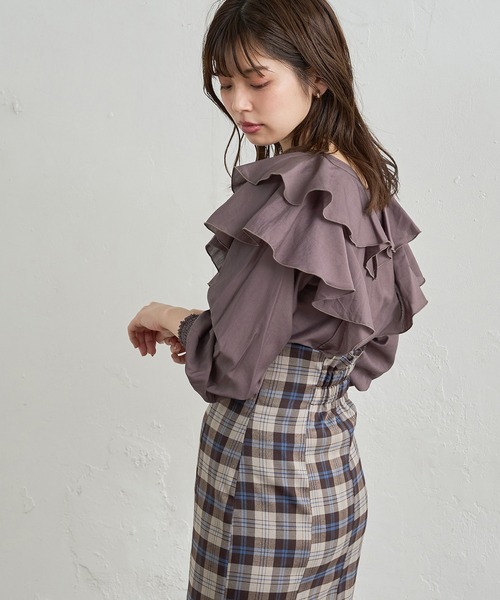 natural couture（ナチュラルクチュール）の「【WEB限定】おしゃれラッフルデザインブラウス（シャツ/ブラウス・レディース・その他2/モカ/オフホワイト/その他1/ブラック・FREE）」の4枚目の写真