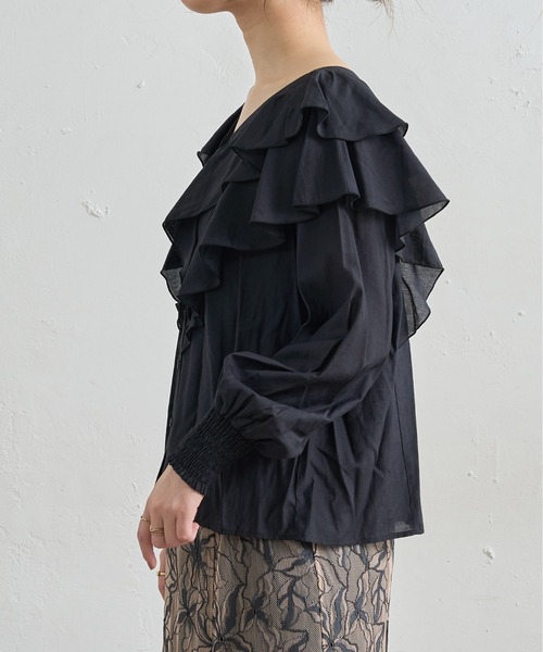 natural couture（ナチュラルクチュール）の「【WEB限定】おしゃれラッフルデザインブラウス（シャツ/ブラウス・レディース・その他2/モカ/オフホワイト/その他1/ブラック・FREE）」の11枚目の写真