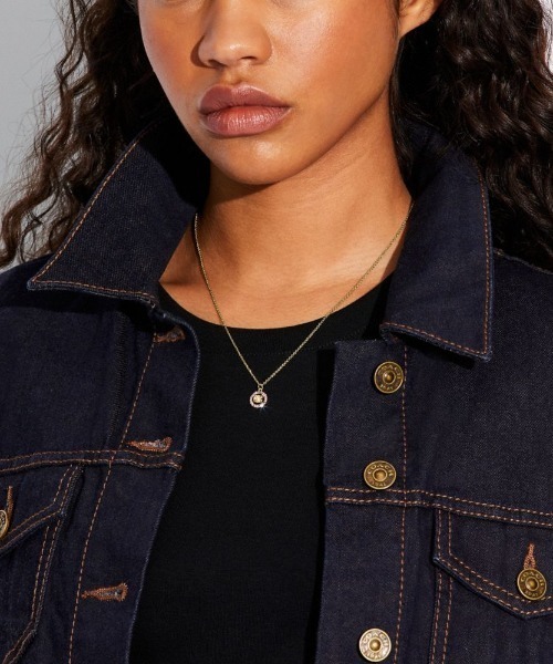 COACH ネックレス シグネチャー マルチカラー クリスタル ロゴ COACH（コーチ）の「シグネチャー マルチカラー クリスタル