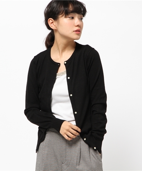 B:MING by BEAMS(ビーミングバイビームス)の「□ビーミング by ビームス / BASICクルーカーディガン(カーディガン/ボレロ・レディース・ベージュ/ホワイト/ライトグレー/ブラック/レッド/レッド系その他/サックスブルー/ブルー・MEDIUM/SMALL/LARGE)」の3枚目の写真