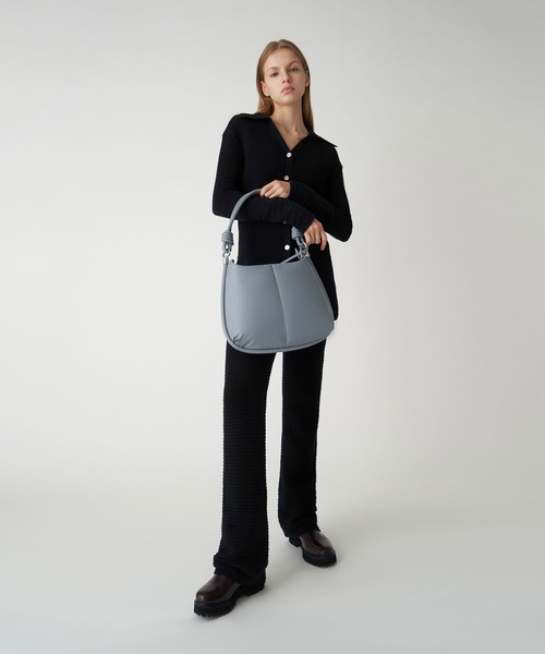 CHARLES & KEITH(チャールズ & キース)の「【販売終了】チェルシーブーツ / Chelsea Boots(ブーツ・レディース・ブラック/バーガンディー・22.5cm/23cm/23.5cm/24.5cm/25cm/25.5cm)」の22枚目の写真