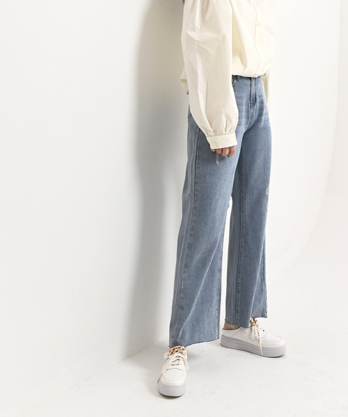 me+em select(ミームセレクト)の「ダメージデニムパンツ(デニムパンツ・レディース・ライトブルー/インディゴブルー・SMALL/MEDIUM/LARGE)」の4枚目の写真