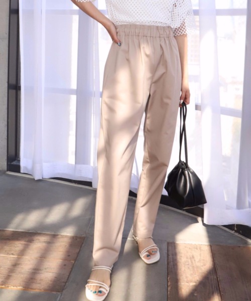 moment+（モーメントプラス）の「T/Cツイル ウエストゴムギャザー カラーイージーパンツ（その他パンツ・レディース・ブラック/レッド/オフホワイト/オレンジ/ブルー/グリーン/グレイッシュベージュ・M）」の4枚目の写真