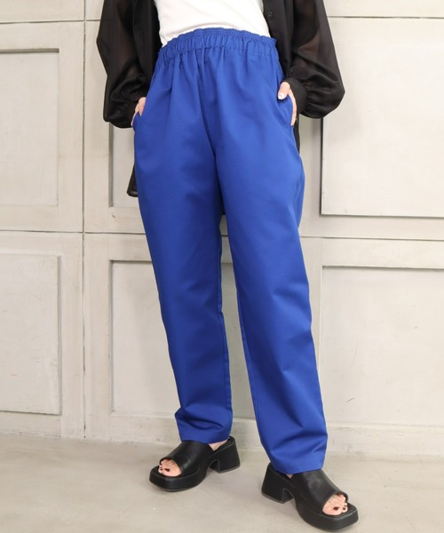 moment+（モーメントプラス）の「T/Cツイル ウエストゴムギャザー カラーイージーパンツ（その他パンツ・レディース・ブラック/レッド/オフホワイト/オレンジ/ブルー/グリーン/グレイッシュベージュ・M）」の5枚目の写真