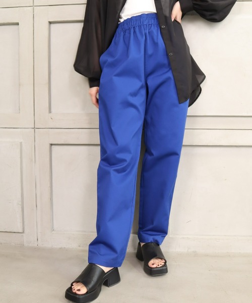 moment+（モーメントプラス）の「T/Cツイル ウエストゴムギャザー カラーイージーパンツ（その他パンツ・レディース・ブラック/レッド/オフホワイト/オレンジ/ブルー/グリーン/グレイッシュベージュ・M）」の17枚目の写真