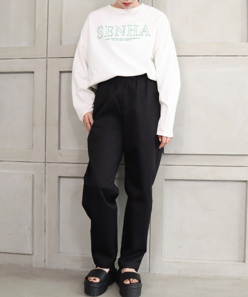 moment+（モーメントプラス）の「T/Cツイル ウエストゴムギャザー カラーイージーパンツ（その他パンツ・レディース・ブラック/レッド/オフホワイト/オレンジ/ブルー/グリーン/グレイッシュベージュ・M）」の9枚目の写真