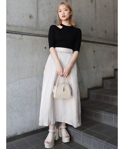 MURUA（ムルーア）の「シャイニープリーツスカート（スカート・レディース・アイボリー/ブラック/ブルー・FREE）」の10枚目の写真