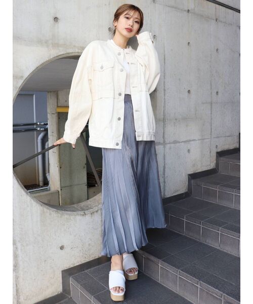 MURUA（ムルーア）の「シャイニープリーツスカート（スカート・レディース・アイボリー/ブラック/ブルー・FREE）」の11枚目の写真