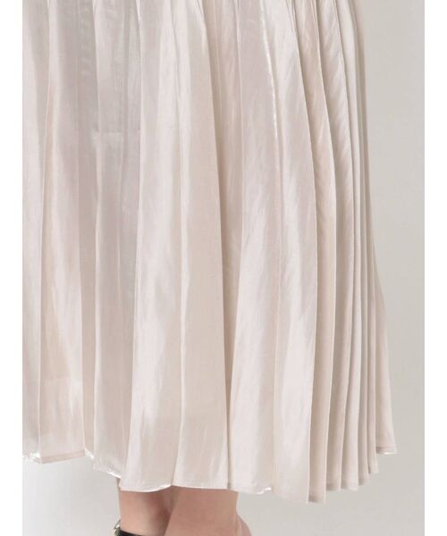 MURUA（ムルーア）の「シャイニープリーツスカート（スカート・レディース・アイボリー/ブラック/ブルー・FREE）」の17枚目の写真