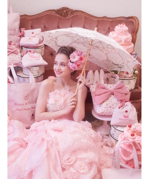 Maison de FLEUR（メゾンドフルール）の「Pink Sweets Maniaリボンタックポーチ（ポーチ・レディース・ピンク・FREE）」の8枚目の写真