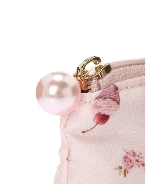 Maison de FLEUR（メゾンドフルール）の「Pink Sweets Maniaリボンタックポーチ（ポーチ・レディース・ピンク・FREE）」の2枚目の写真