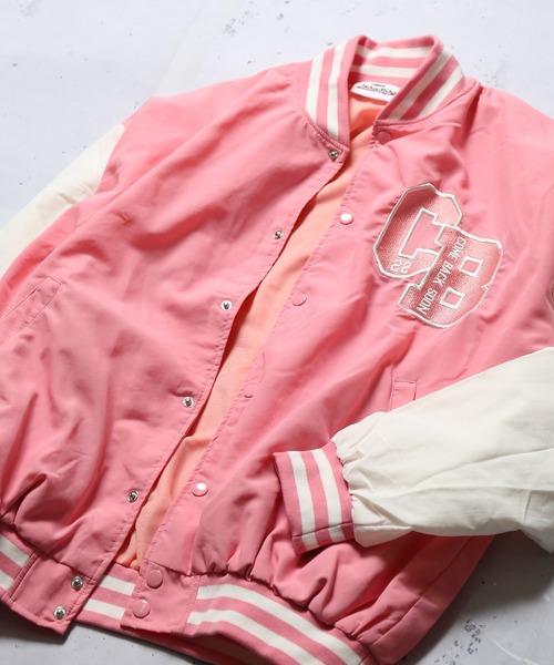 SPINNS（スピンズ）の「【ビッグシルエット】CBロゴリブライン ナイロンスタジアムジャケット（スタジャン・メンズ・グリーン/ピンク/ブラック/サックスブルー/イエロー・ONESIZE）」の12枚目の写真