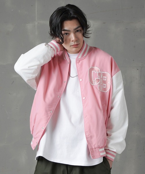 SPINNS（スピンズ）の「【ビッグシルエット】CBロゴリブライン ナイロンスタジアムジャケット（スタジャン・メンズ・グリーン/ピンク/ブラック/サックスブルー/イエロー・ONESIZE）」の8枚目の写真