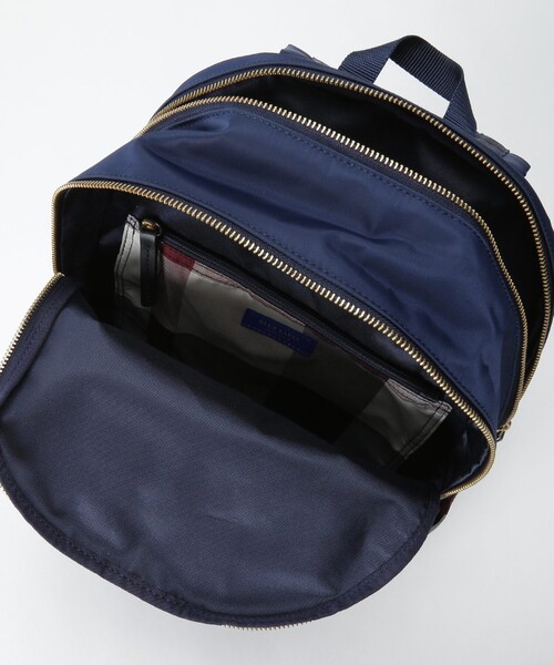 BLUE LABEL CRESTBRIDGE(ブルーレーベルクレストブリッジ)の「パーシャルCBナイロンバックパック(バックパック/リュック・レディース・ブラック/ダークネイビー・FREE)」の11枚目の写真