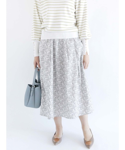 Te chichi(テチチ)の「リバティプリントギャザースカート(スカート・レディース・ネイビー/オフホワイト・SMALL/MEDIUM)」の2枚目の写真