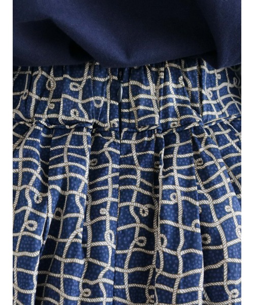 Te chichi(テチチ)の「リバティプリントギャザースカート(スカート・レディース・ネイビー/オフホワイト・SMALL/MEDIUM)」の5枚目の写真