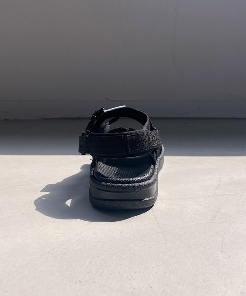 c.u.l（シーユーエル）の「【c.u.l】ユニセックス スポーツサンダル 2本ベルクロサンダル culs15（サンダル・レディース・ホワイト/ブラック/ブラック×グレー・40/37/39/38/42/44/43/36/41）」の7枚目の写真