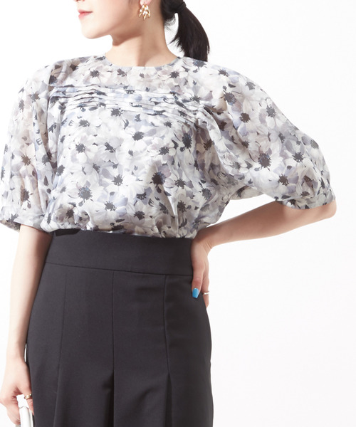 【セール】BLOOMING FLOWERプリントタックブラウス（シャツ/ブラウス）｜TIARA（ティアラ）