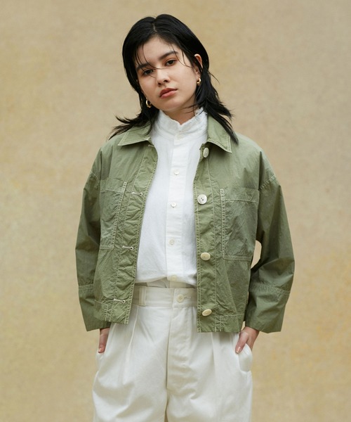 NANO universe（ナノユニバース）の「LB.02/ガーメントダイナイロンショートシャツジャケット（ナイロンジャケット・レディース・パープル/ライトカーキ・Ⅰ/Ⅱ）」の7枚目の写真