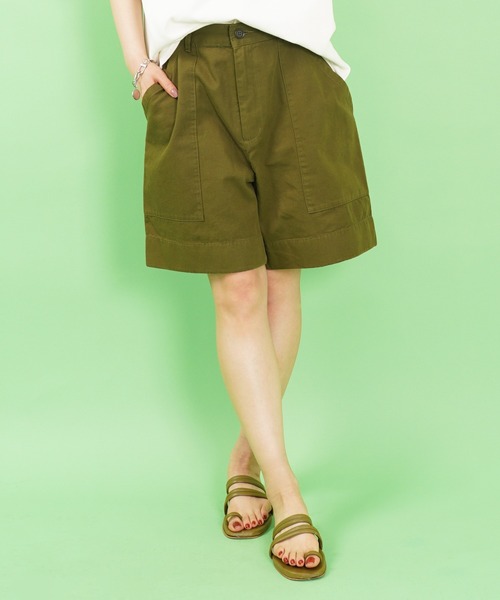 DANTON(ダントン)の「COTTON OX EASY SHORTS(チノパンツ・レディース・ブラック/ベージュ/オリーブ/ダークブルー/ピンク系その他/グレイッシュベージュ・38/36)」の4枚目の写真