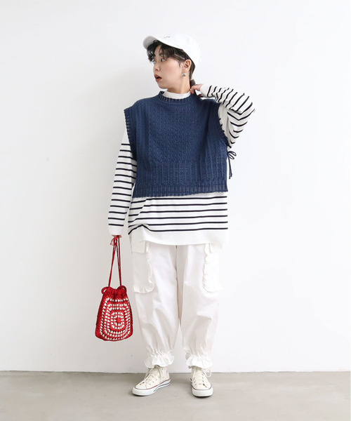 AMBIDEX(アンビデックス)の「透かし編みショートリボンベスト(ベスト・レディース・レッド/ネイビー/キナリ・FREE)」の1枚目の写真