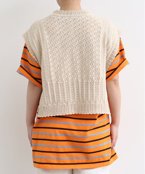 AMBIDEX(アンビデックス)の「透かし編みショートリボンベスト(ベスト・レディース・レッド/ネイビー/キナリ・FREE)」の13枚目の写真