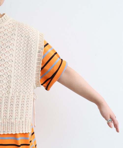 AMBIDEX(アンビデックス)の「透かし編みショートリボンベスト(ベスト・レディース・レッド/ネイビー/キナリ・FREE)」の17枚目の写真