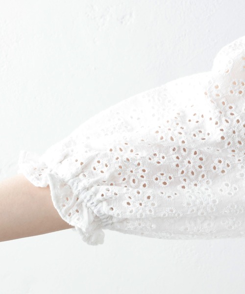 PUAL CE CIN（ピュアルセシン）の「【WEB限定】カットワーク刺繍ティアードチュニックブラウス（シャツ/ブラウス・レディース・ホワイト・FREE）」の10枚目の写真